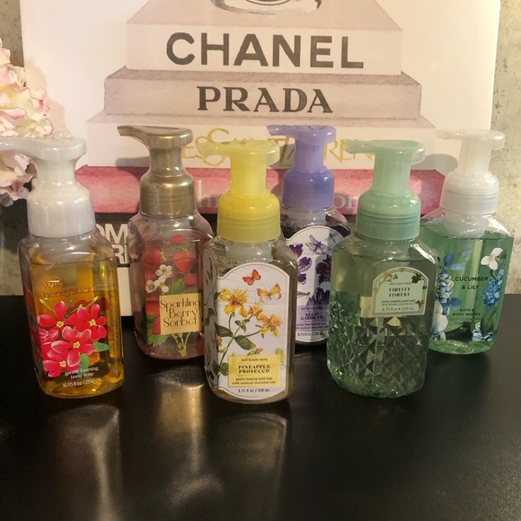 6 Bath & Body Works Foam Hand Soap Spring Berry Pineapple Tulip Cucumber Lily - Picture 5 of 6